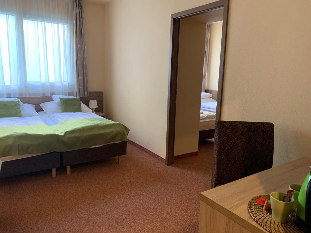 Centrooms Eger Buitenkant foto