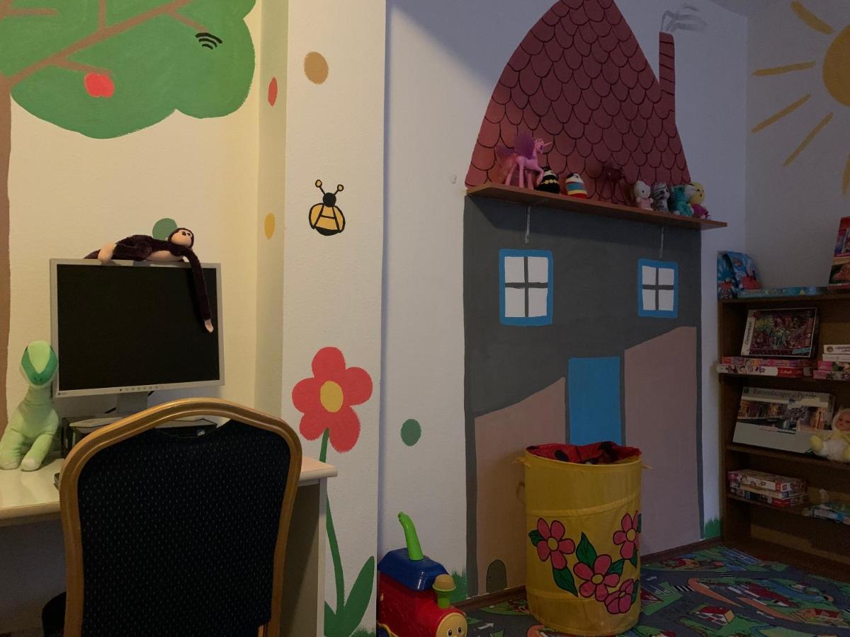 Centrooms Eger Buitenkant foto