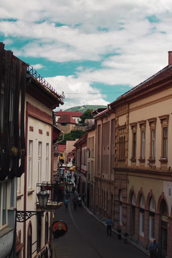 Centrooms Eger Buitenkant foto
