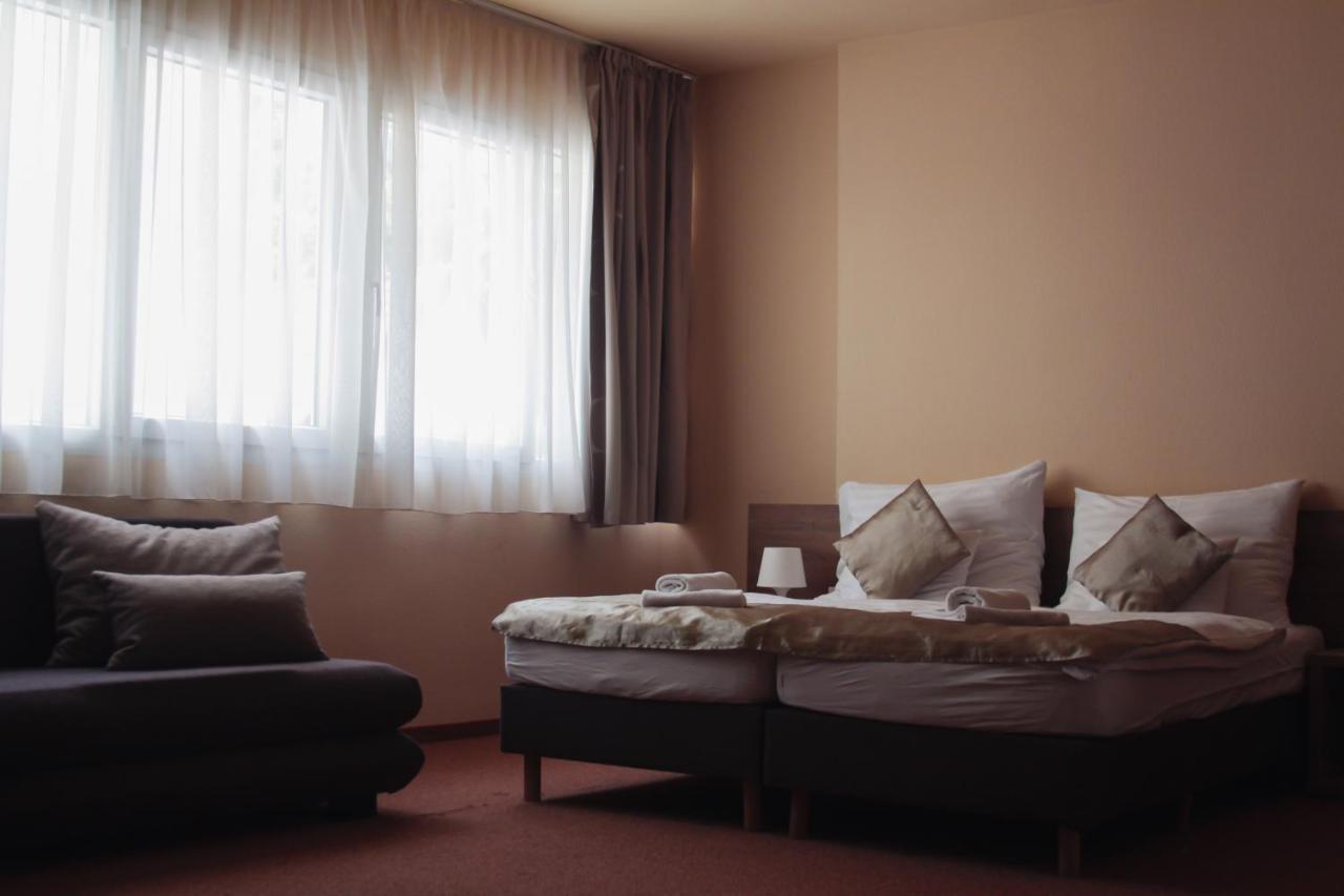 Centrooms Eger Buitenkant foto