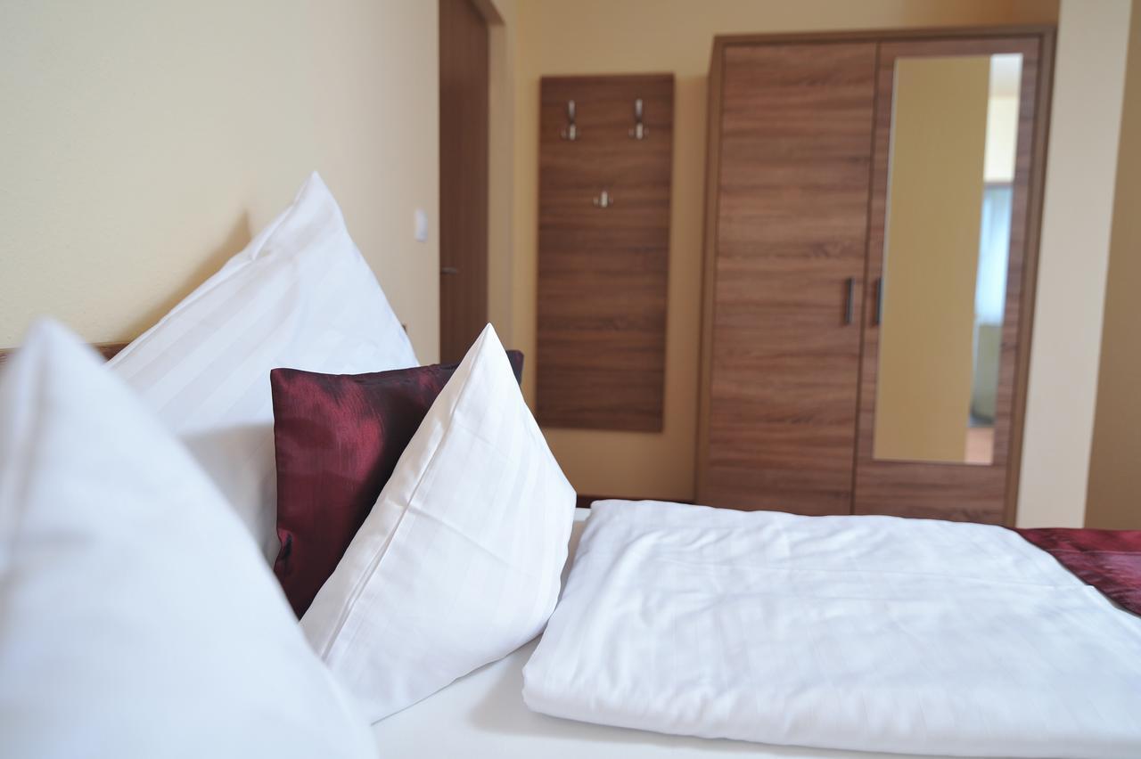 Centrooms Eger Buitenkant foto