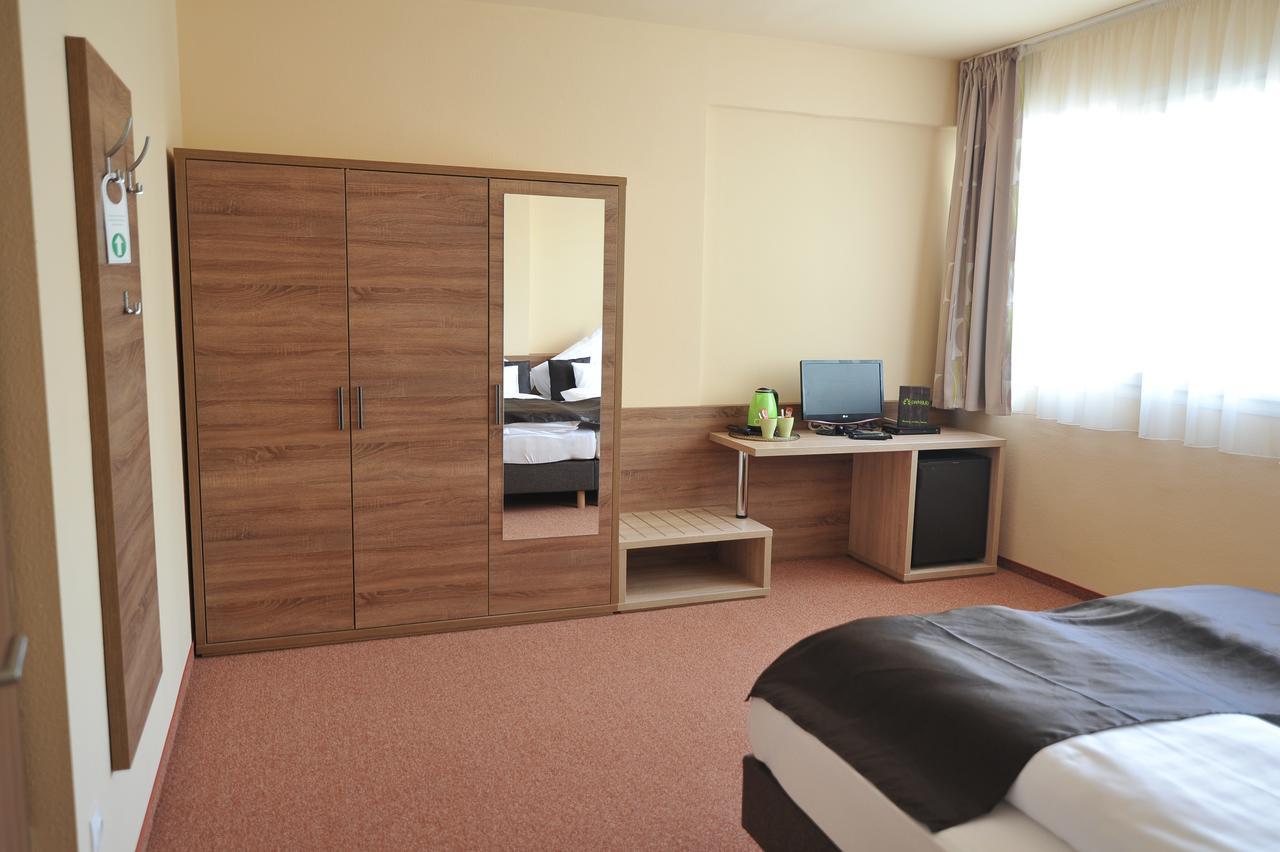 Centrooms Eger Buitenkant foto